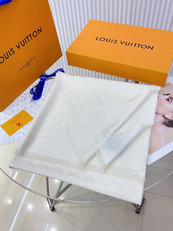 Louis Vuitton Scarf LVC00553